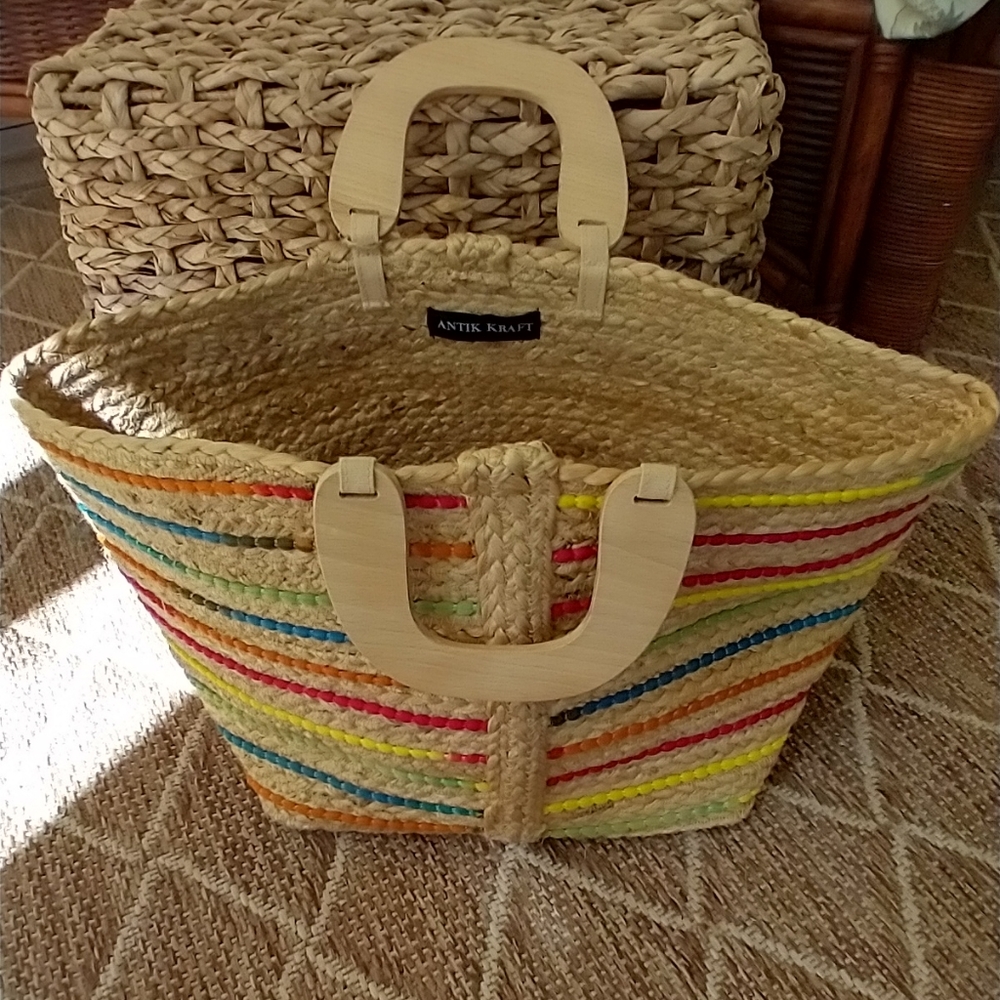 SOLD!!!!!Bag Weaved NWT Gorgeous Large Weaved Basket Style Bag - Picture 15 of 16